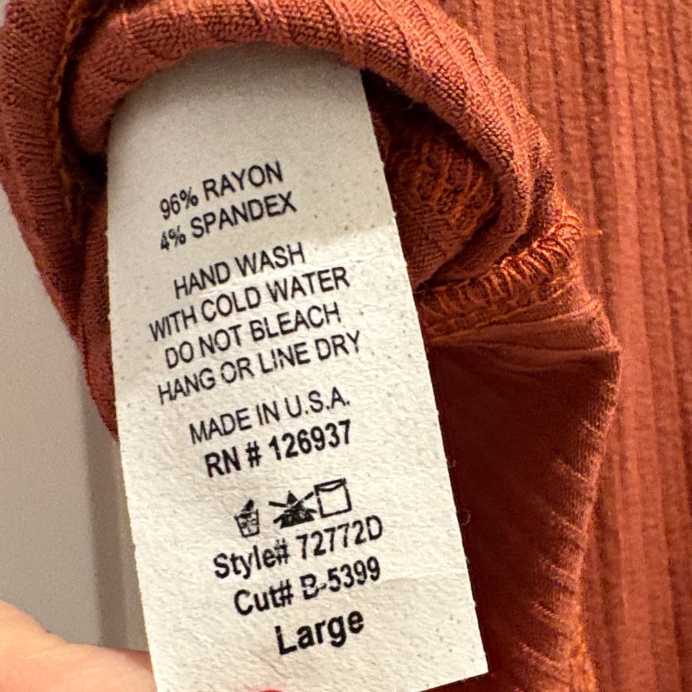 BLVD Terracotta V-Neck Bodysuit - Picture 7 of 7